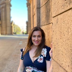 Meet your Posher, Evanthia